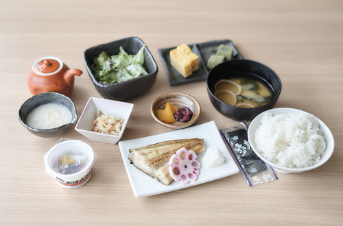 朝食